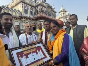 विवाह पञ्चमीको अवसरमा २१ सफाईकर्मीहरु सम्मानित, नेता निधिद्वारा नगद पुरस्कार