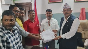 सरकारी विज्ञापन वितरण नीतिविरुद्ध धनुषामा पत्रकारको प्रदर्शन