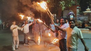 स्वास्थ्य क्षेत्र सुधारको माग गर्दै जनकपुरधाममा मशाल जुलुस